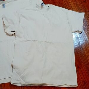 Gildan tshirt
